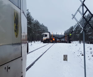 Pociąg wyhamował w ostatniej chwili. To cud, że nikt nie zginął
