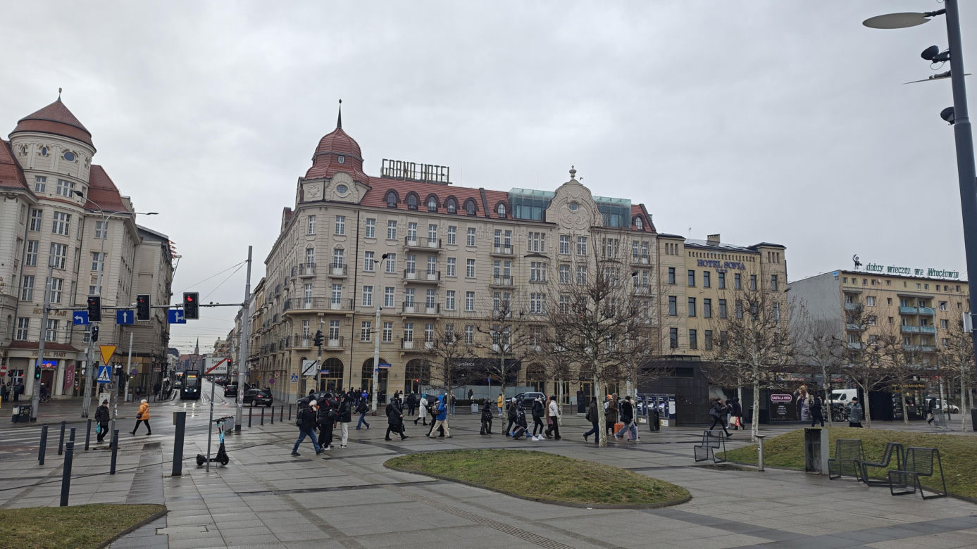 Kultowy Grand Hotel we Wrocławiu szykuje się na otwarcie. Tak wygląda ikona miasta po remoncie 