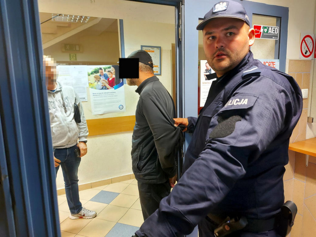 W biały dzień splądrowali mieszkanie w Otwocku! Trudno uwierzyć, co stamtąd zabrali