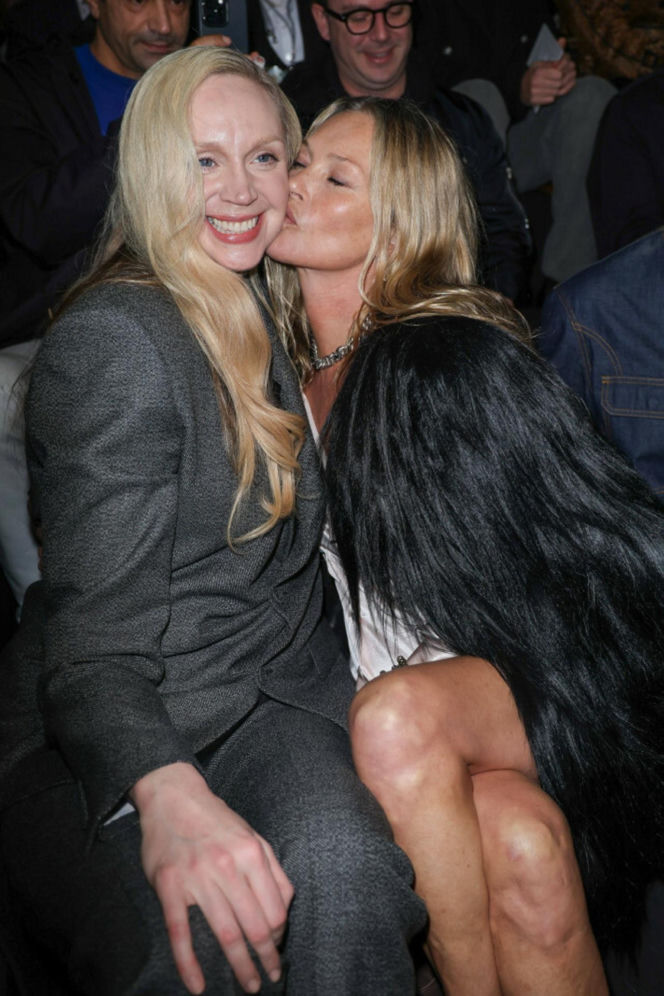 Zamieniła imprezy na jasełka! Kate Moss wzorową parafianką