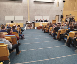 Protest rolników na spotkaniu z ministrem rolnictwa na Uniwersytecie w Siedlcach