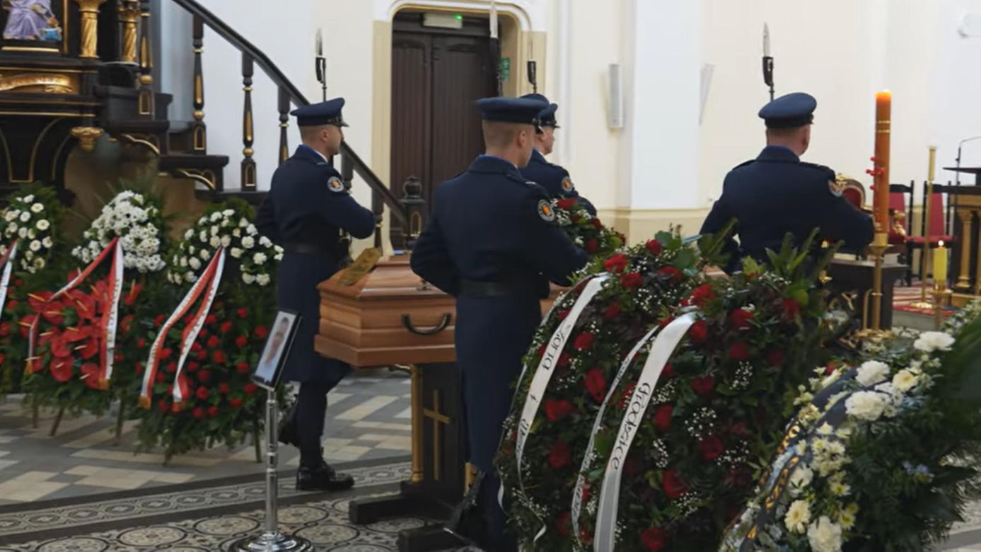 Piotr ubrał mundur, ucałował rodzinę i wyszedł do pracy. Jego serce nagle przestał bić