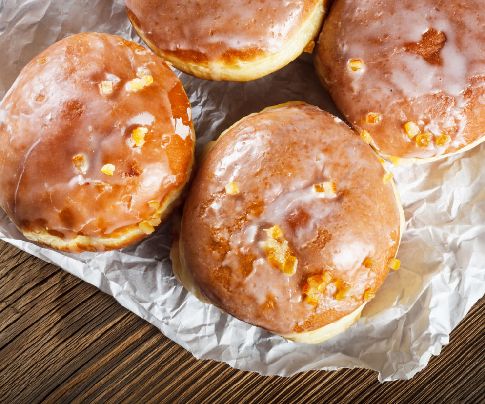 Pączki na talerzu