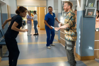 Na dobre i na złe odc. 975. Julka Burska (Aleksandra Hamkało), nożownik  Bartłomiej (Krzysztof Ogłoza)