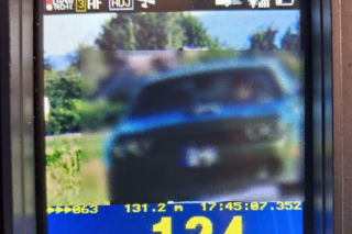 Pirat drogowy w Radłowie. Jechał 124 km/h w terenie zabudowanym