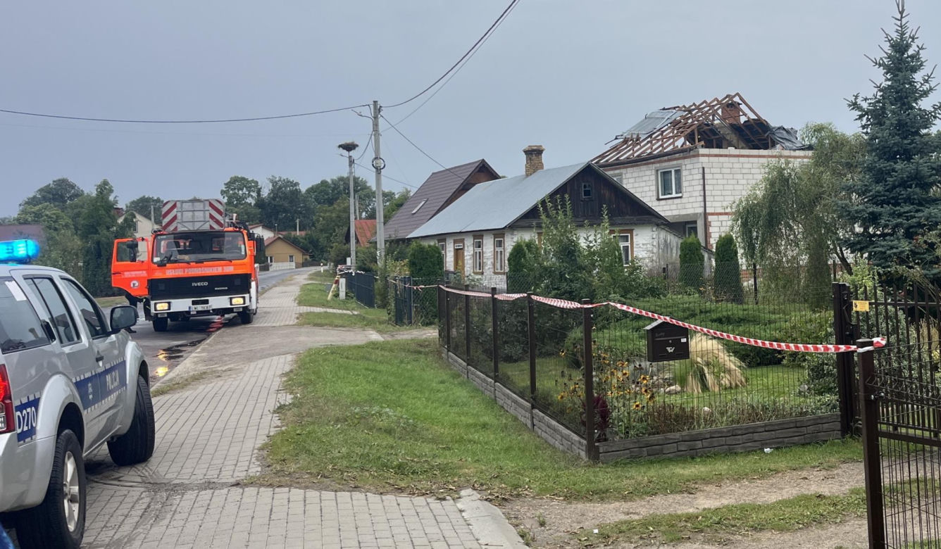 Dom we wsi Wyryki zniszczony przez burzę, a nie drona? Bzdura!
