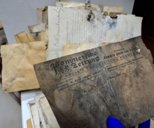 Dokumenty przeleżały na strychu prawie 100 lat