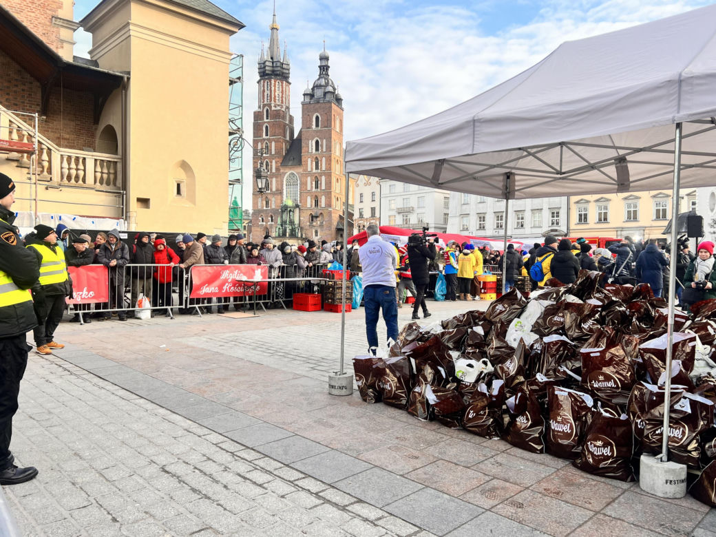 XXVII Wiglia dla Osób Bezdomnych i Potrzebujących Jana Kościuszko ponownie na Rynku Głównym w Krakowie 