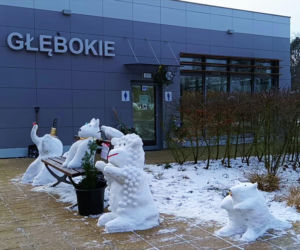 Rzeźby ze śniegu na pętli Głębokie
