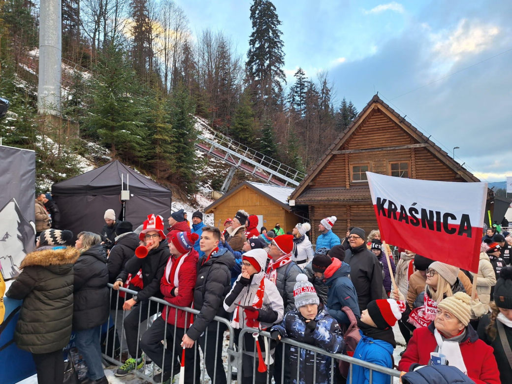 Kibice w czasie Pucharu Świata w Skokach Narciarskich w Wiśle ZDJĘCIA