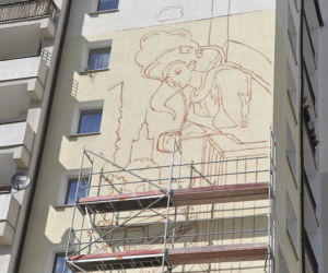 Mural na bloku przy stacji metra Trocka
