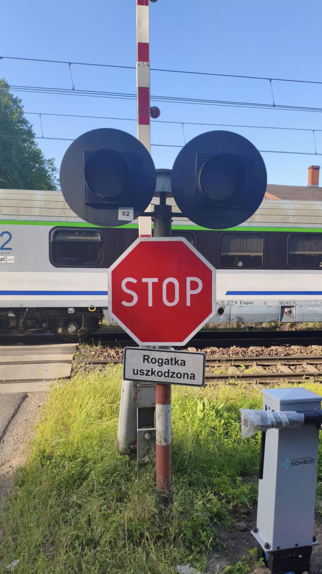 Groźne zdarzenie z udziałem pociągu i osobówki