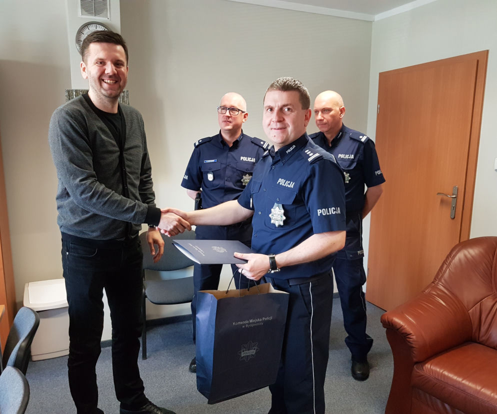 Znalazł 25 tys. zł. Oddał je policji