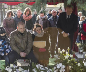 Pogrzeb Julii Bonk. Brązowy medalista pożegnał córkę, towarzyszył mu premier [ZDJĘCIA]