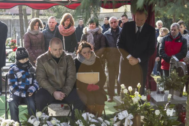 Pogrzeb Julii Bonk. Brązowy medalista pożegnał córkę, towarzyszył mu premier [ZDJĘCIA]
