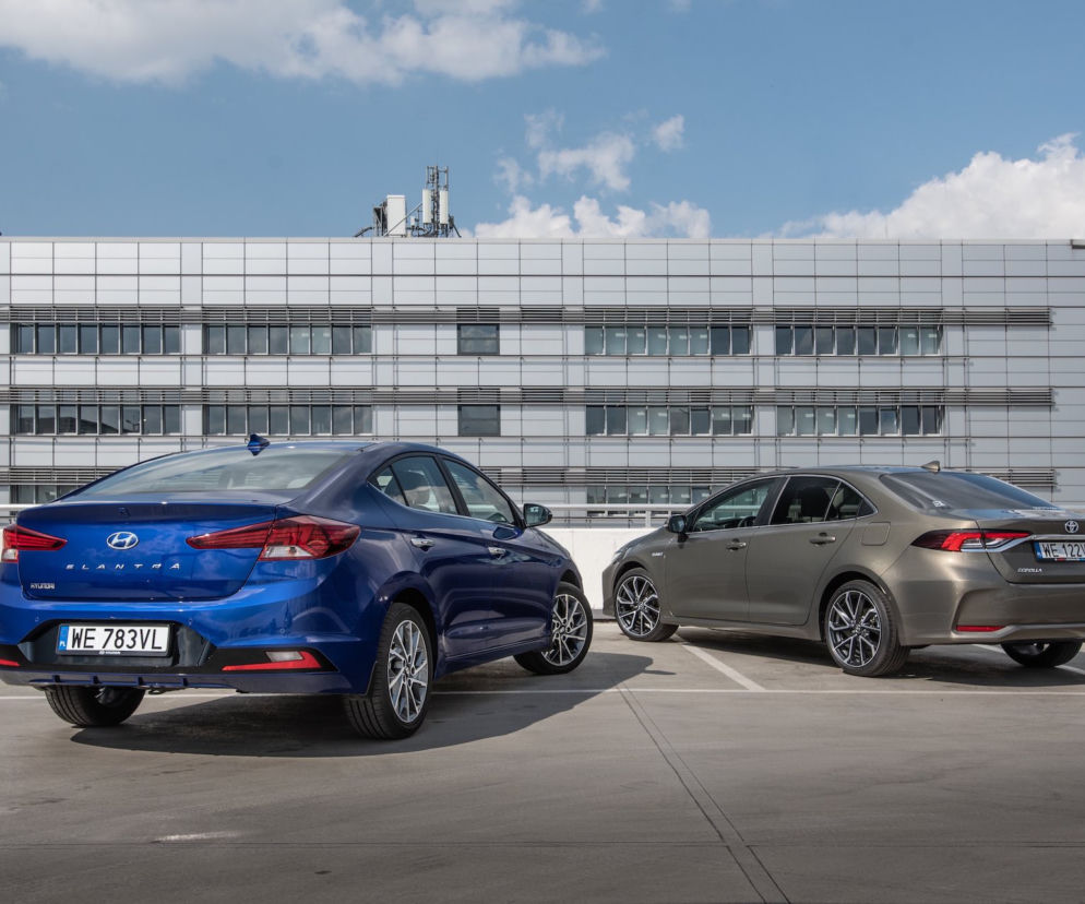 Toyota Corolla Sedan 1.8 Hybrid 122 KM e-CVT vs Hyundai Elantra Style 1.6 MPI 6MT