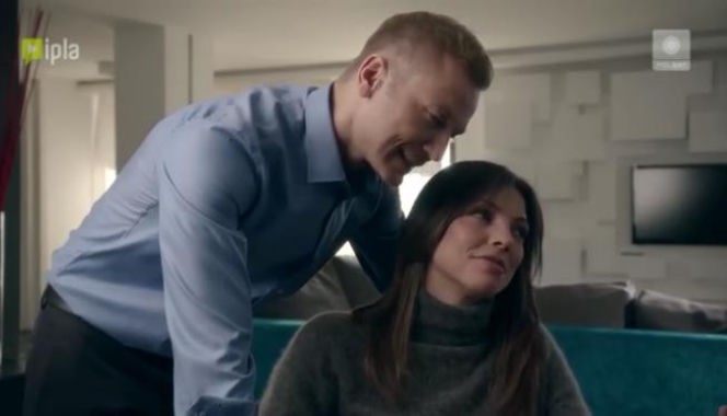 To nie koniec świata 2 sezon odcinek 16 (odc. 3). Anka (Karolina Gorczyca), Paweł (Krystian Wieczorek)