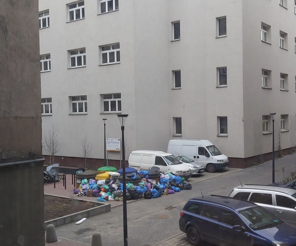 Wrocław: Mieszkańcy skarżą się, że miasto wciąż tonie w śmieciach