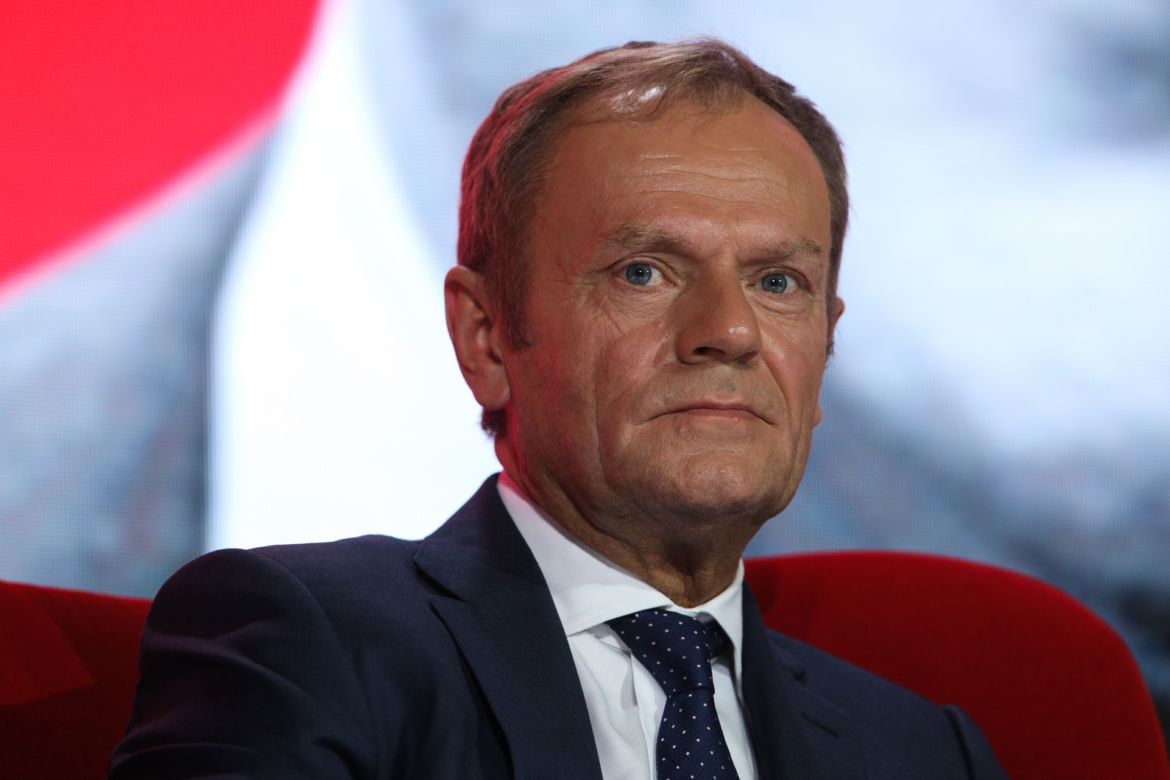 Tak polityka zmieniła Donalda Tuska. Wszystko widać na jego twarzy i głowie!