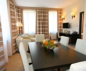 Qubus Hotel