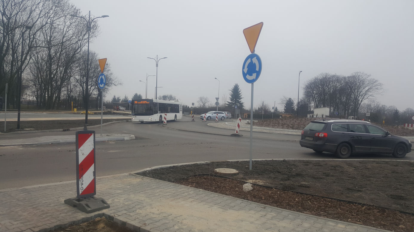 Dobiega końca budowa ronda w Rudzie Śląskiej. Inwestycja powstaje w ciągu ulicy Wolności
