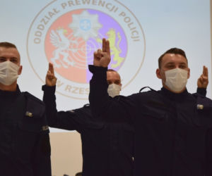 Nowi policjanci złożyli ślubowanie w Rzeszowie [ZDJĘCIA]
