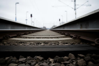 Groźna sytuacja na torach w Gnieźnie. Dwa pociągi znalazły się na jednym torze!