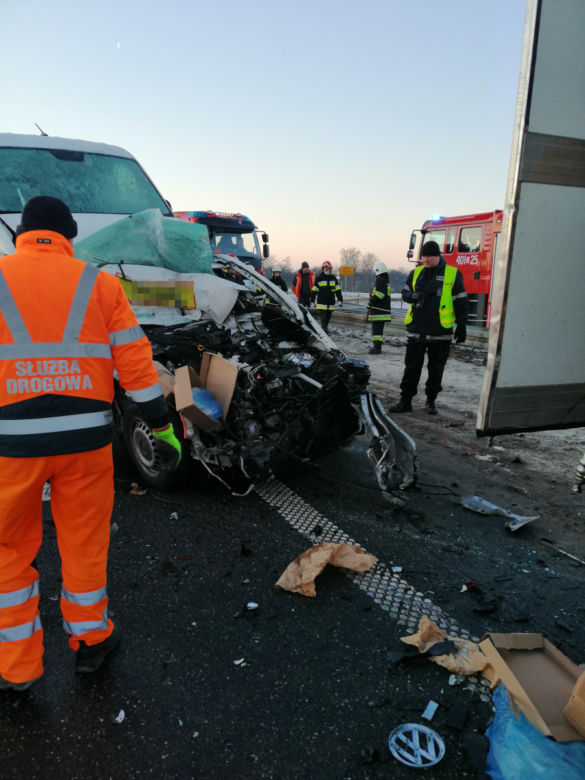 Zdarzenie czterech samochodów i lawety na autostradzie A1 [ZDJĘCIA]