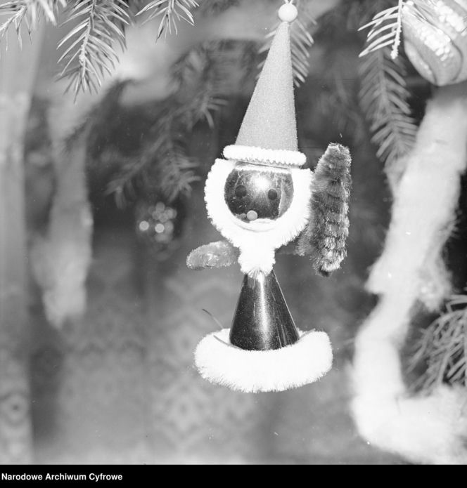 Tak ubierano choinki w PRL-u. Te archiwalne zdjęcia to prawdziwe perełki!