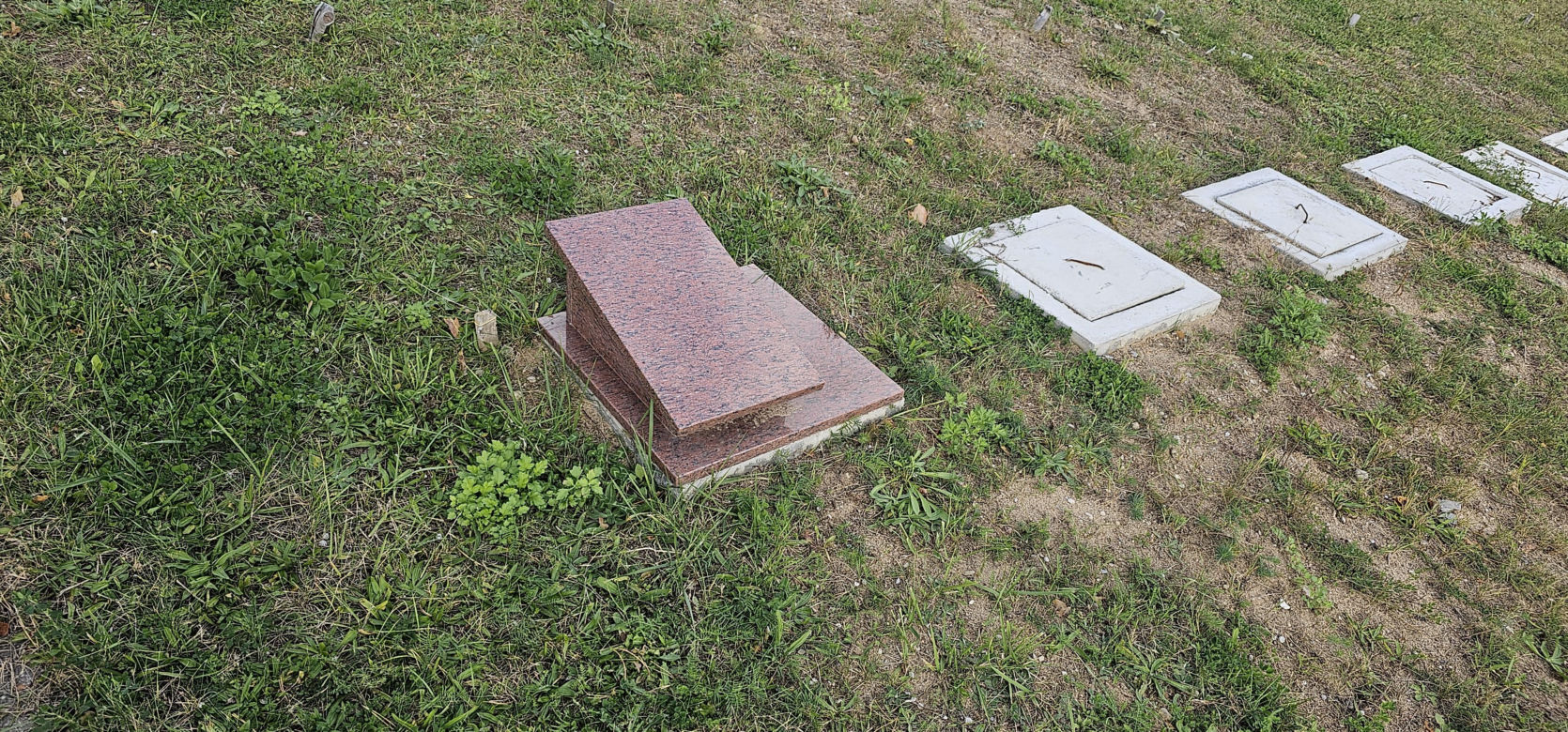 Tak wygląda „amerykański” cmentarz w Dywitach. Ile kosztuje miejsce?