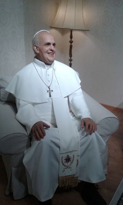 Papież Franciszek i Benedykt XVI w Krakowie! Można ich spotkać w muzeum figur woskowych [AUDIO, ZDJĘCIA]