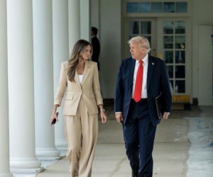 Trump obsypuje młode asystentki pieniędzmi! Na Święta