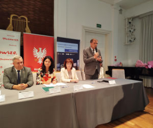 Dwie lokalne inwestycje z wysokim wsparciem unijnym. Umowy na budowę wiaduktu warszawskiego w Siedlcach i rozwój bioróżnorodności w Mrozach – już podpisane!