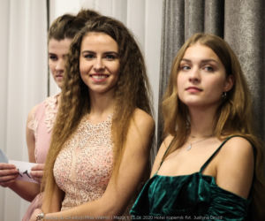 Miss Warmii i Mazur 2020. Dziewczyny zaprezentowały się w sukienkach koktajlowych