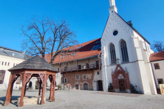 To miasto w województwie śląskim było stolicą. Znajduje się w nim perła śląskiego gotyku