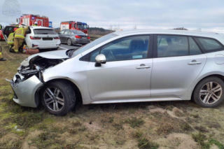 Karambol na A2! Siedem aut w zderzeniu pod Skierniewicami. Trasa zablokowana, gigantyczne korki