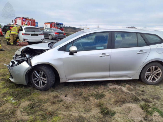 Karambol na A2! Siedem aut w zderzeniu pod Skierniewicami. Trasa zablokowana, gigantyczne korki