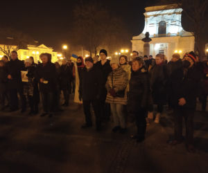 Siedlczanie okazali swoje poparcie dla Ukrainy w wojnie z Rosją – pokojowa demonstracja solidarnościowa w Siedlcach