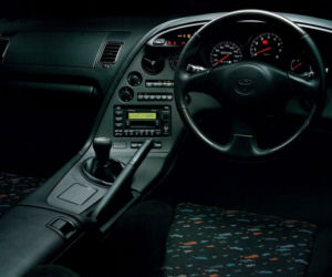 Toyota Supra mk. IV - wnętrze japońskiej wersji, 1995 r. (JZA80)