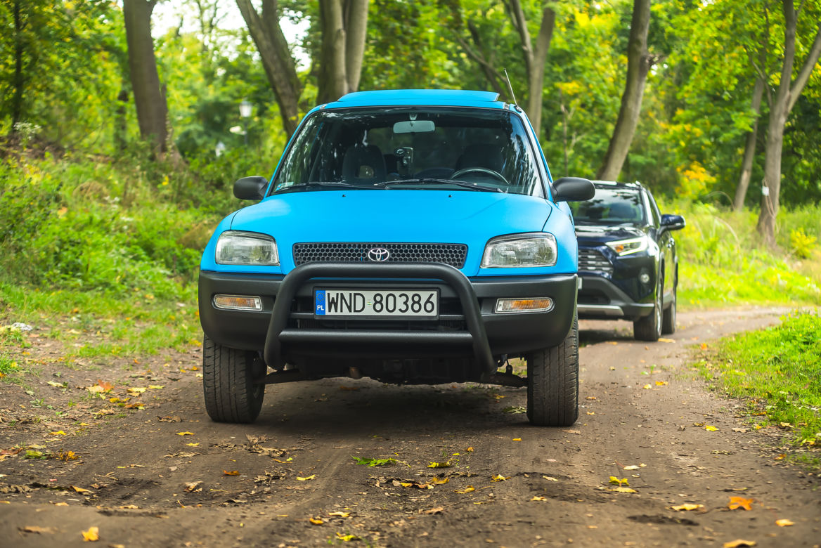 Toyota RAV4 mk. I & Toyota RAV4 mk. V
