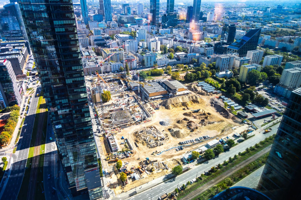 Niezwykła panorama Warszawy ze szczytu Skylinera!