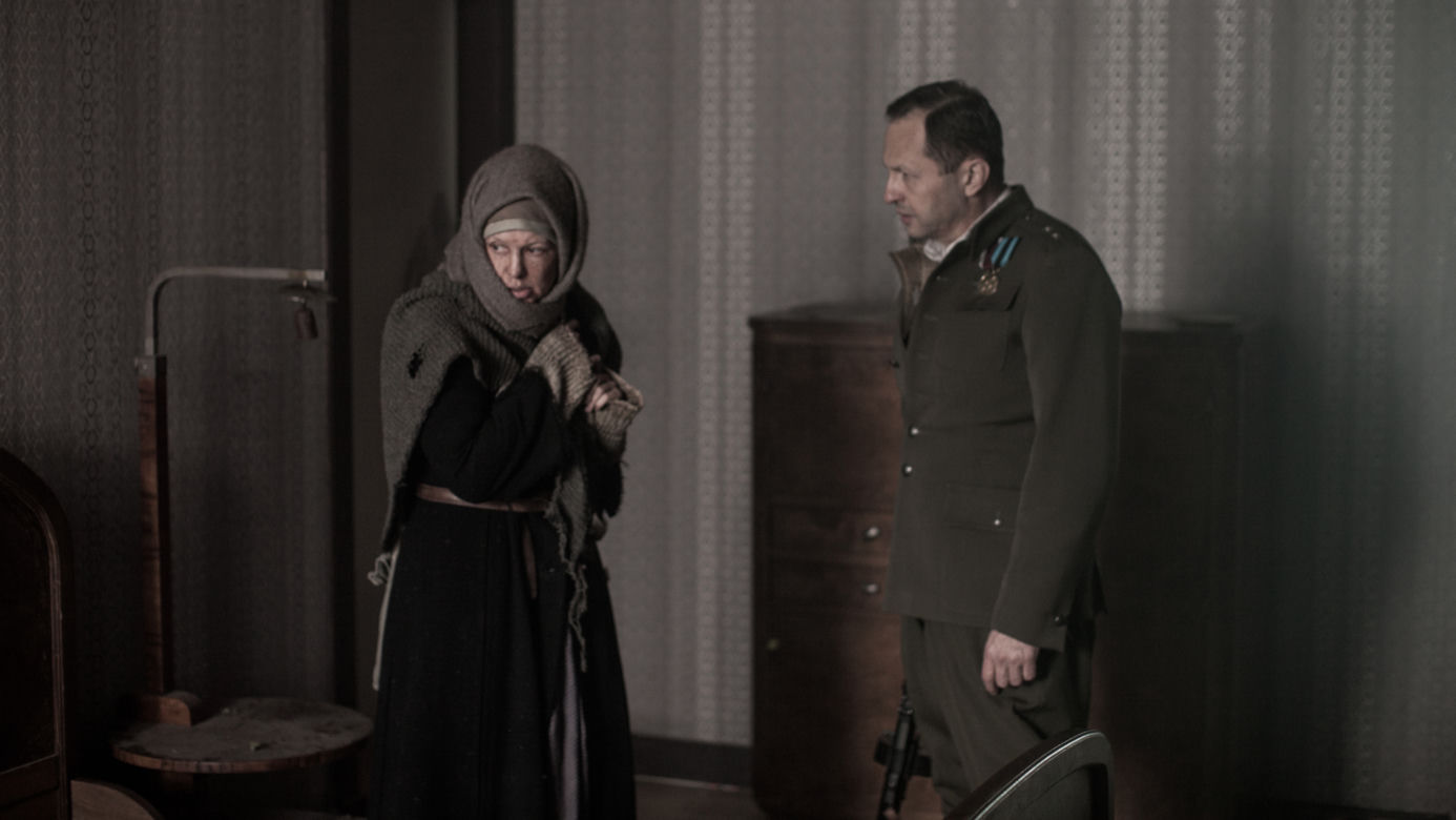 Dom pod Dwoma Orłami odcinek 9. Zofia Szablewska (Karolina Gruszka), Jan Liski (Andrzej Konopka)