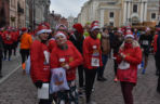 23. Festiwal Biegów Świętych Mikołajów w Toruniu. Zdjęcia ze starówki