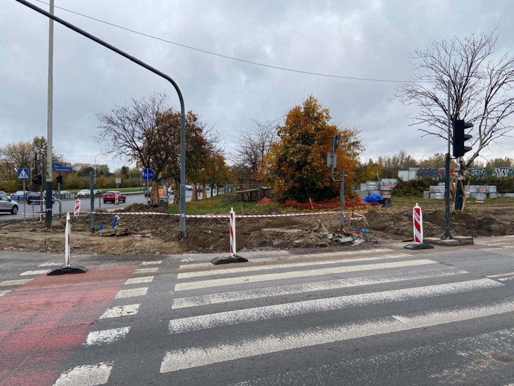 Wyznaczono przejazd ulicą, którą… też zamknięto. Łodzianie są sfrustrowani