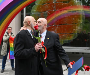W poniedziałek, 18 maja, w Urzędzie Stanu Cywilnego po raz pierwszy dokonano transkrypcji zagranicznego aktu małżeństwa pary jednopłciowej bez konieczności prowadzenia sprawy sądowej