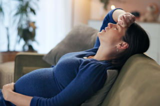 Przez lata ciężarnym kazano leżeć. Nowe badania podważają tę praktykę