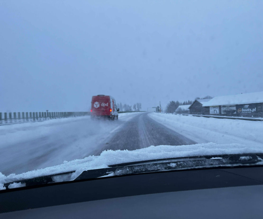 Kolejne uderzenie zimy. Śnieżyce i zamiecie. Synoptycy i drogowcy alarmują