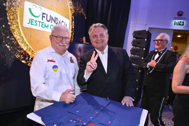 Wałęsa, Doda i Najman z żoną na gali "Osobowości i Sukcesy"