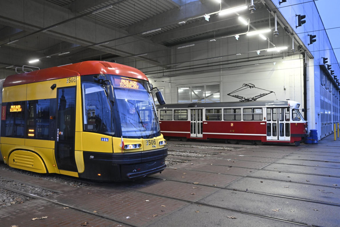 Warszawa ściąga motorniczych z Krakowa. Kuszą wysokimi zarobkami i licznymi benefitami. „Tutaj łatwiej się jeździ”