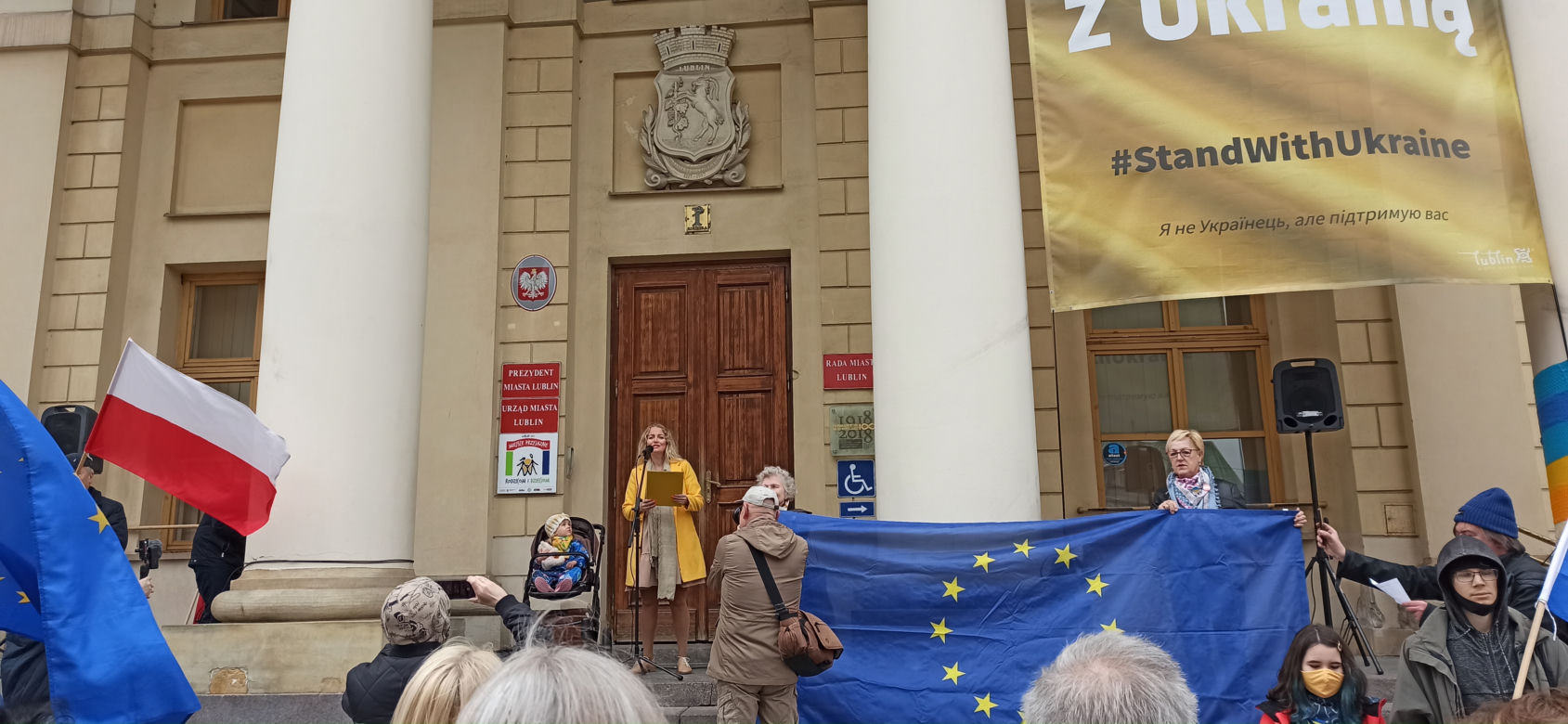 Wspólne śpiewanie "Ody do wolności" dla Ukrainy